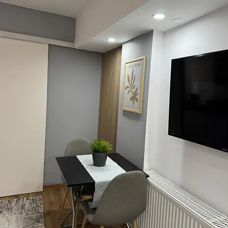 Apartament M & E